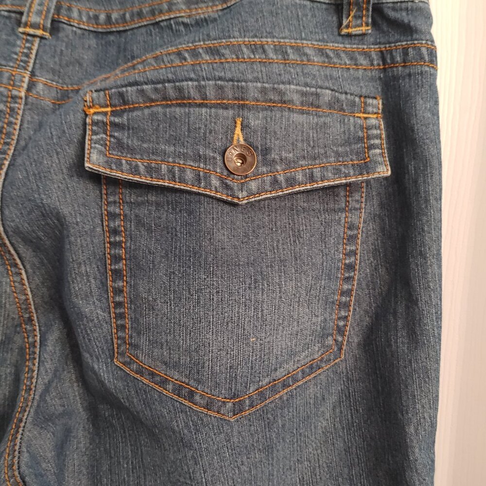 Two Button Capris - Picture 6 of 7